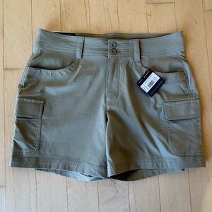 Eddie Bauer Women’s Sightscape Horizon Cargo Shorts in Stone Size 10 NWT